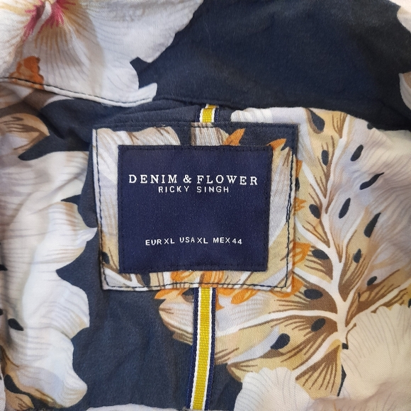 ● Denim & Flower | Button down Shirt - Picture 7 of 9